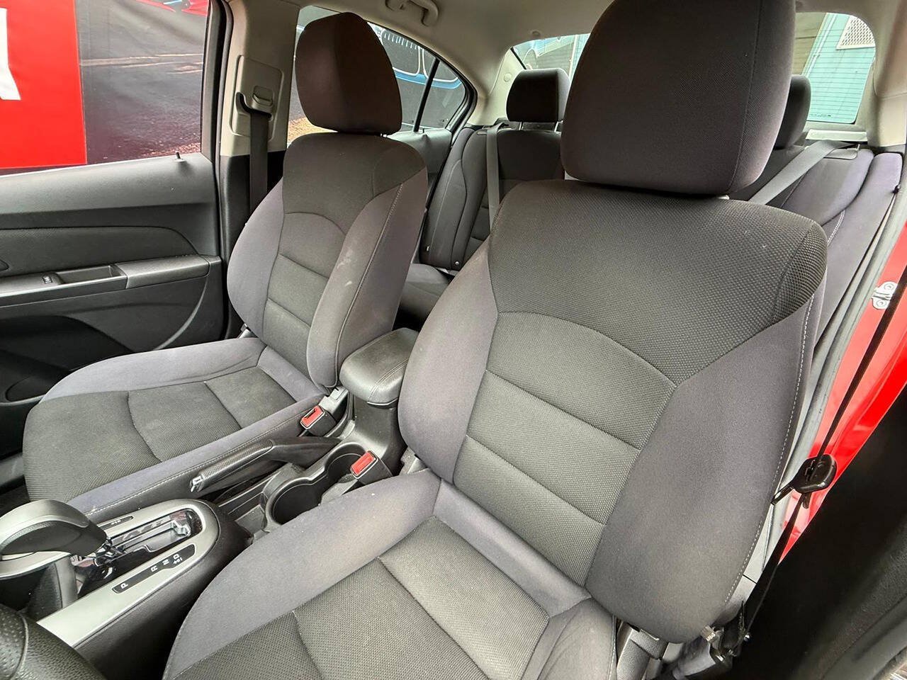 Used 2015 Chevrolet Cruze LT w/ Technology Package FWD image 12