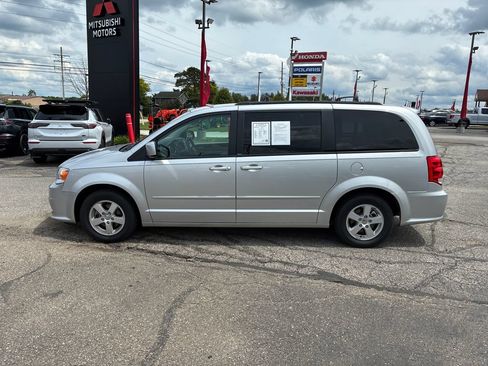 Used 2012 Dodge Grand Caravan SXT FWD image 4