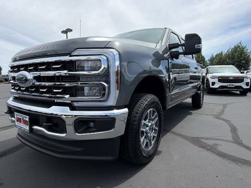New 2026 Ford F250 Lariat w/ FX4 Off-Road Package AWD/4WD image 9