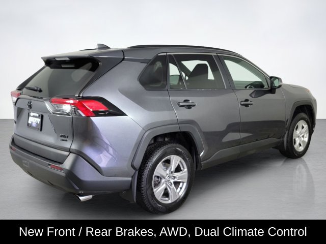 Used 2021 Toyota RAV4 XLE AWD/4WD image 3