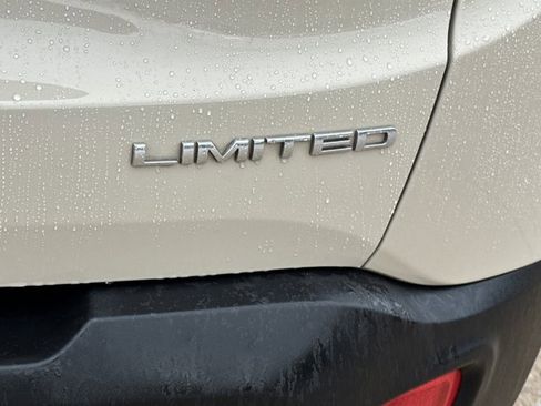 Used 2016 Jeep Renegade Limited image 10