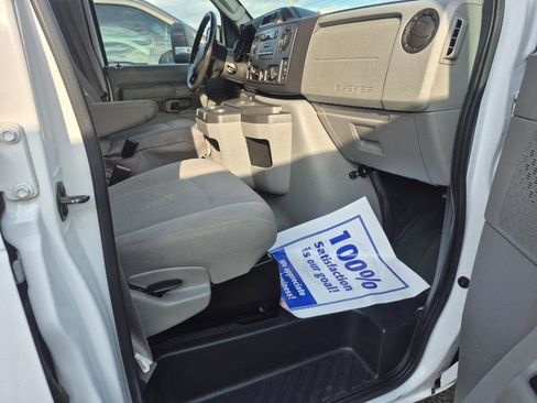 Used 2014 Ford E-250 and Econoline 250 Econoline w/ Power Group image 23