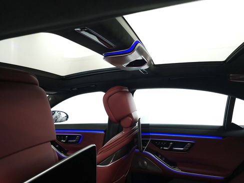 Used 2024 Mercedes-Benz S 63 AMG S w/ Carbon Fiber Exterior Package image 27