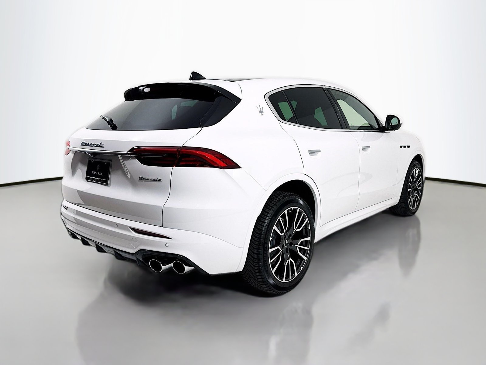 Used 2025 Maserati Grecale GT AWD/4WD image 8