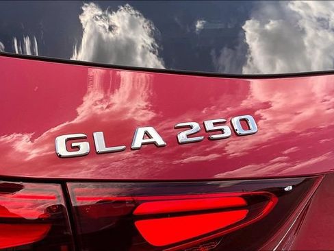 Used 2025 Mercedes-Benz GLA 250 image 15