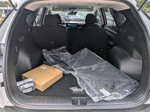 New 2026 Hyundai Tucson SE image 12