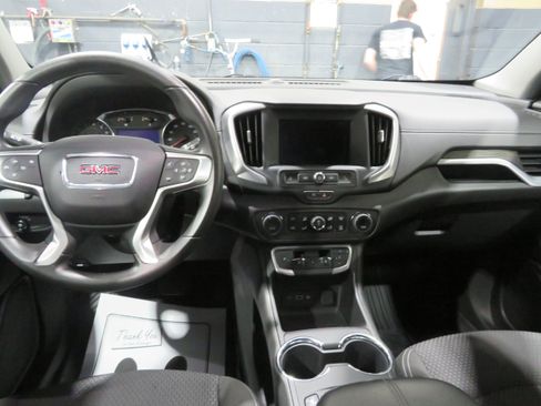 Used 2024 GMC Terrain SLE w/ Driver Convenience Package AWD/4WD image 10