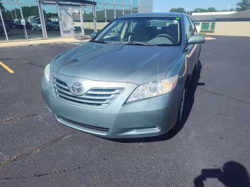 Used 2007 Toyota Camry LE FWD image 2