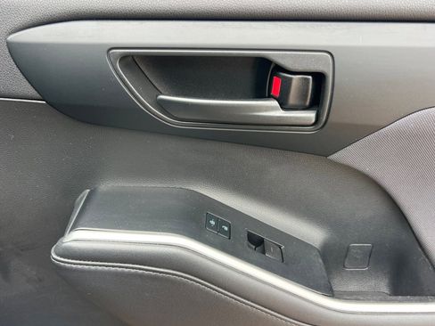 Certified 2022 Toyota Highlander LE image 21
