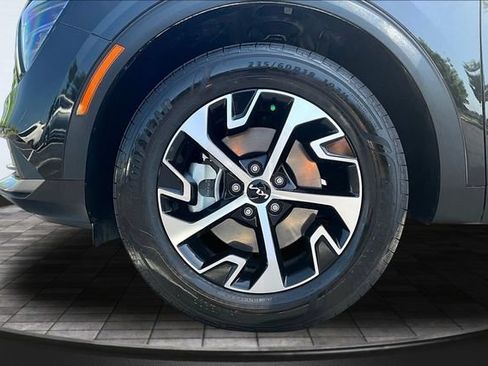 Certified 2025 Kia Sportage EX AWD/4WD image 33