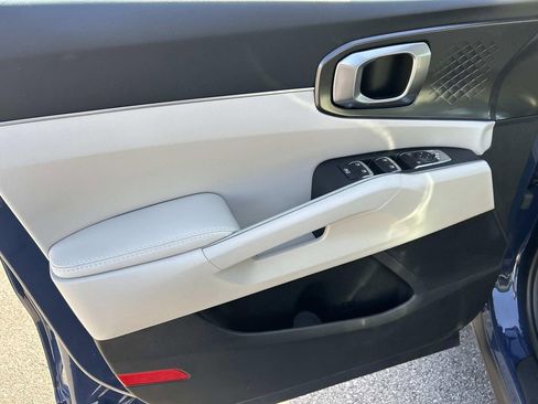 Used 2025 Kia Sorento EX w/ Panoramic Sunroof Package AWD/4WD image 19