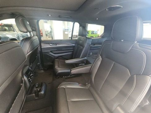 New 2025 Jeep Grand Cherokee L Limited w/ Luxury Tech Group II image 13