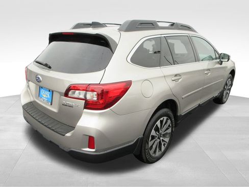 Used 2016 Subaru Outback 2.5i Limited AWD/4WD image 5