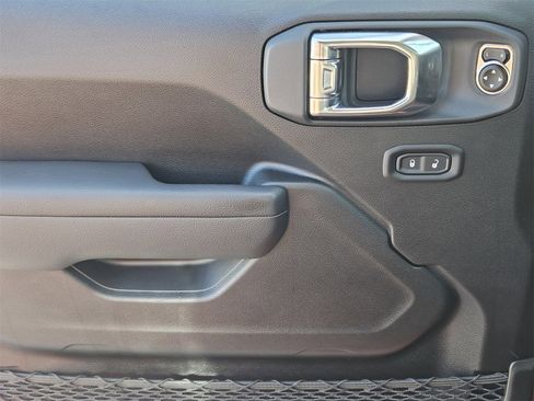 New 2025 Jeep Gladiator Rubicon w/ Convenience Group image 24