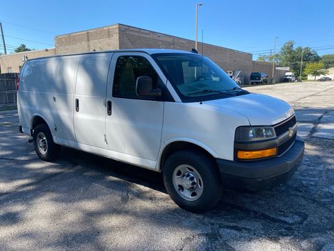 Used 2019 Chevrolet Express 2500 RWD image 7