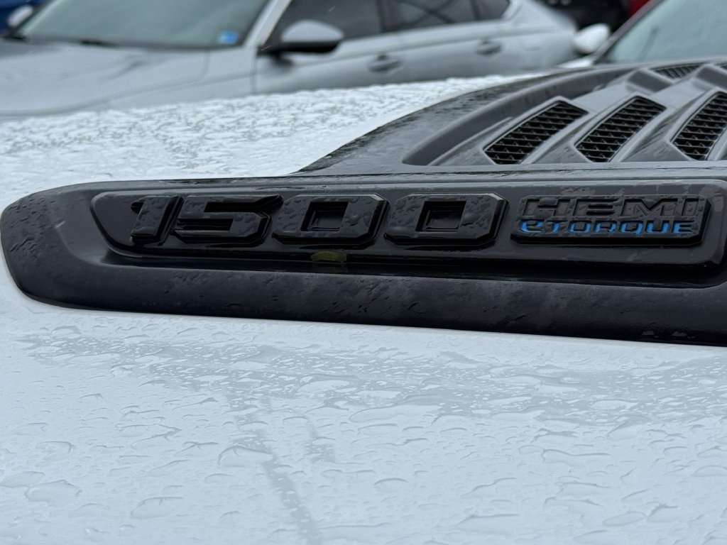 Used 2023 RAM 1500 Laramie AWD/4WD image 16