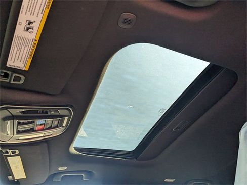 New 2025 Jeep Grand Cherokee L Altitude image 9