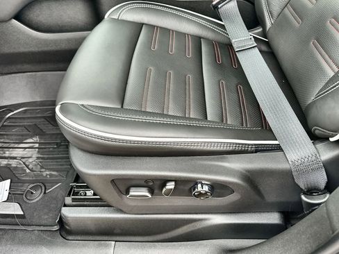 New 2026 GMC Yukon XL AT4 Ultimate AWD/4WD image 25