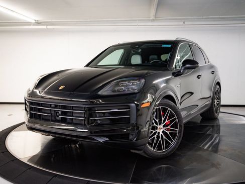Used 2026 Porsche Cayenne S AWD/4WD image 1