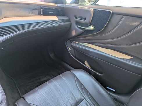 Used 2018 Lexus LS 500 w/ Luxury Package RWD image 10