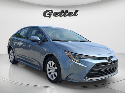 Used 2024 Toyota Corolla LE FWD image 2