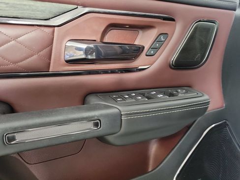 Used 2025 RAM 1500 Limited AWD/4WD image 16