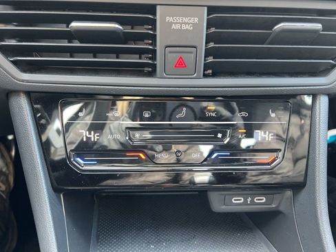 Used 2025 Volkswagen Jetta Sport image 20