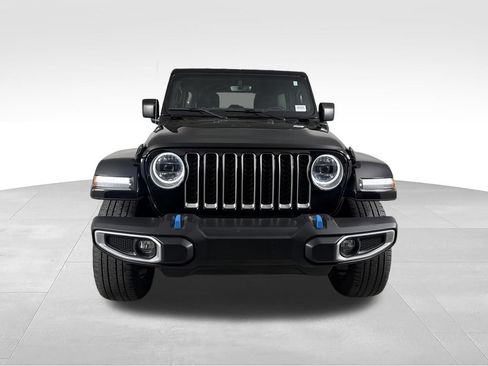 Used 2023 Jeep Wrangler Unlimited Sahara w/ Cold Weather Group AWD/4WD image 4