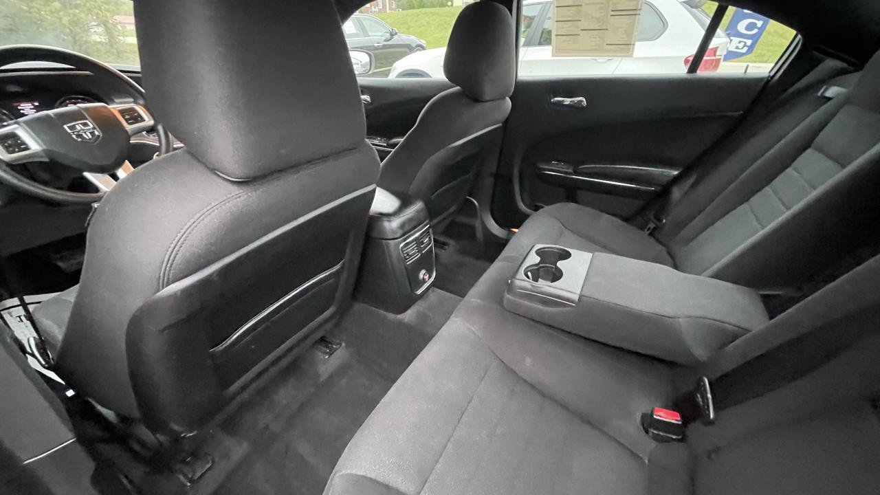 Used 2012 Dodge Charger SE RWD image 21
