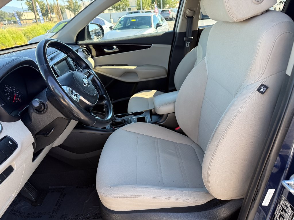 Used 2019 Kia Sorento FWD V6 image 12