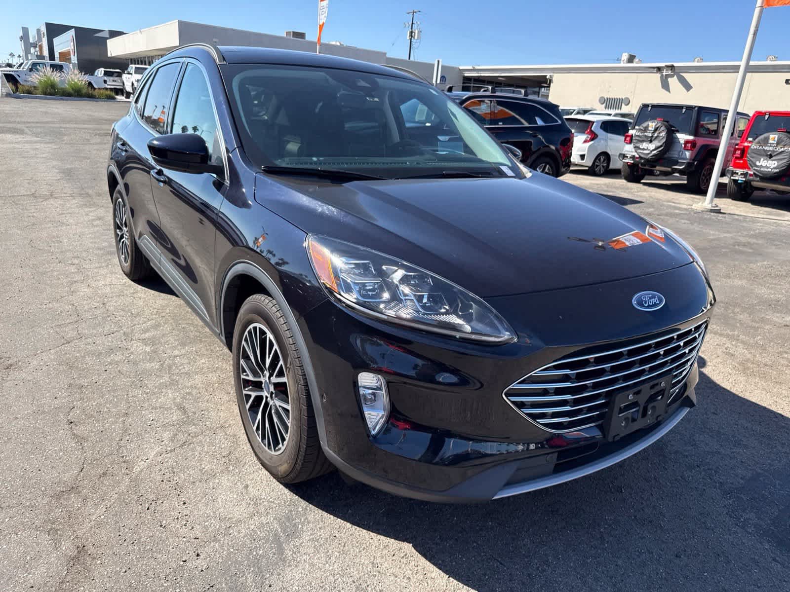 Used 2021 Ford Escape Titanium w/ Titanium Premium Package FWD image 8