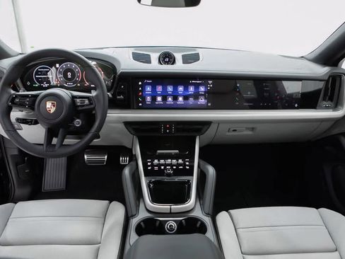 Certified 2026 Porsche Cayenne Coupe AWD/4WD image 13