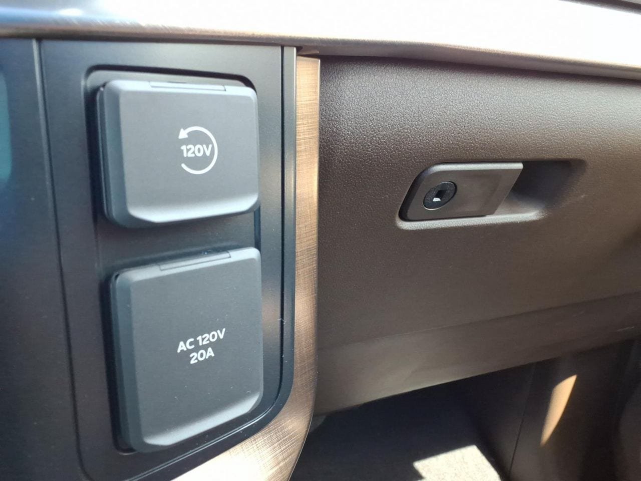 New 2026 Ford F150 King Ranch w/ Equipment Group 601A High AWD/4WD image 13