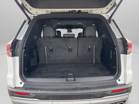 Used 2024 GMC Acadia Elevation image 32