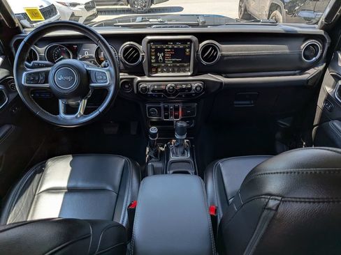 Used 2022 Jeep Wrangler Unlimited Sahara AWD/4WD image 21