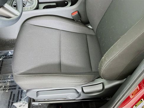 Certified 2025 Hyundai Kona SE image 18