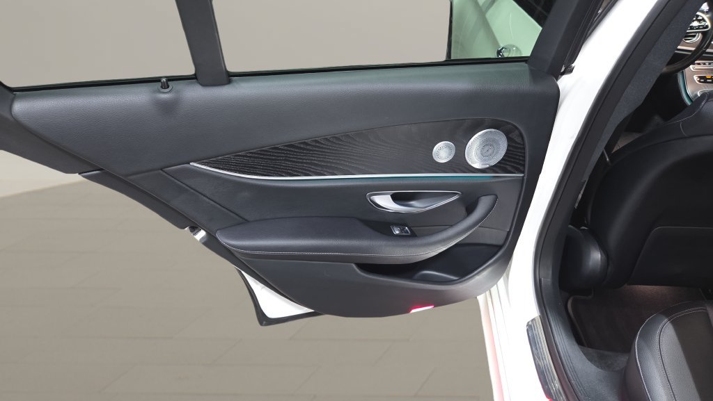 Used 2020 Mercedes-Benz E 350 4MATIC Sedan w/ Parking Assistance Package image 21