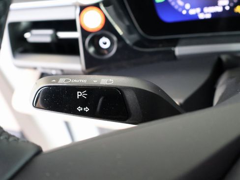 Used 2025 Porsche Macan 4S Electric image 31