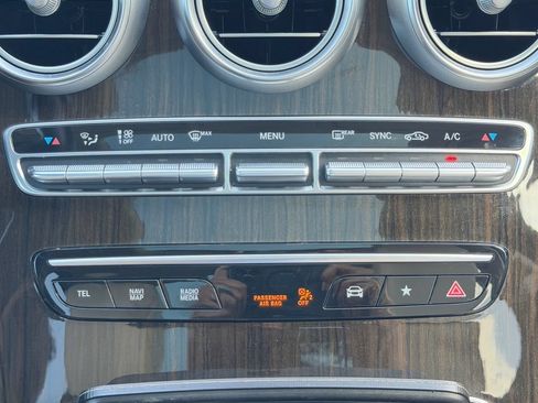 Used 2021 Mercedes-Benz GLC 300 4MATIC image 31
