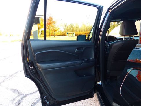 Used 2024 Honda Passport EX-L image 40