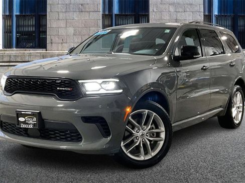 Used 2024 Dodge Durango GT image 2