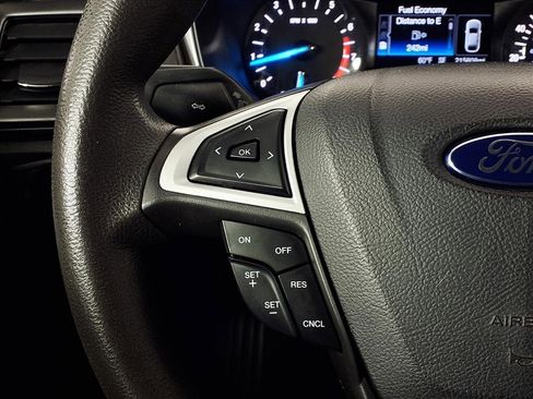Used 2016 Ford Fusion SE image 18
