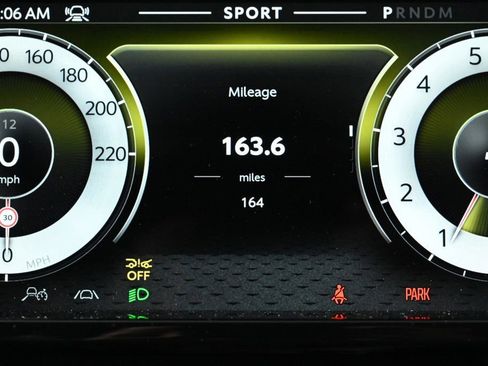 Used 2026 Aston Martin V8 Vantage Coupe image 6