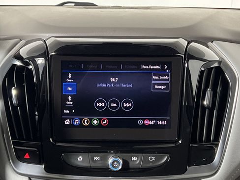 Used 2020 Chevrolet Traverse LT FWD image 16