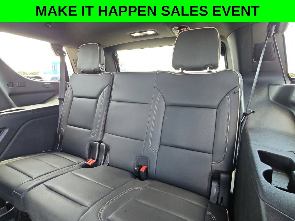 Used 2024 GMC Yukon SLT w/ SLT Luxury Package AWD/4WD image 16