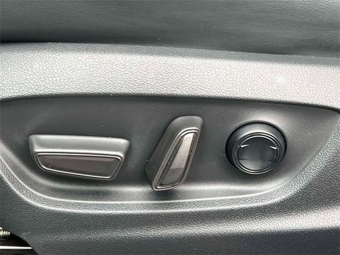 Certified 2024 Toyota Crown Platinum image 22