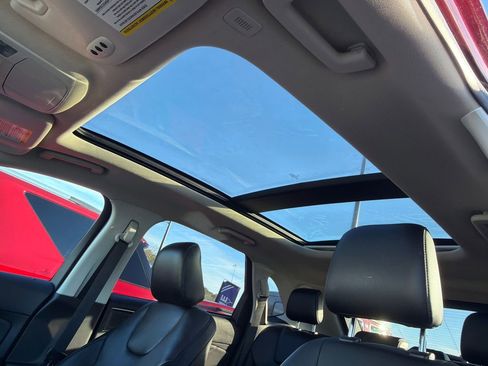 Used 2021 Ford Edge Titanium image 33