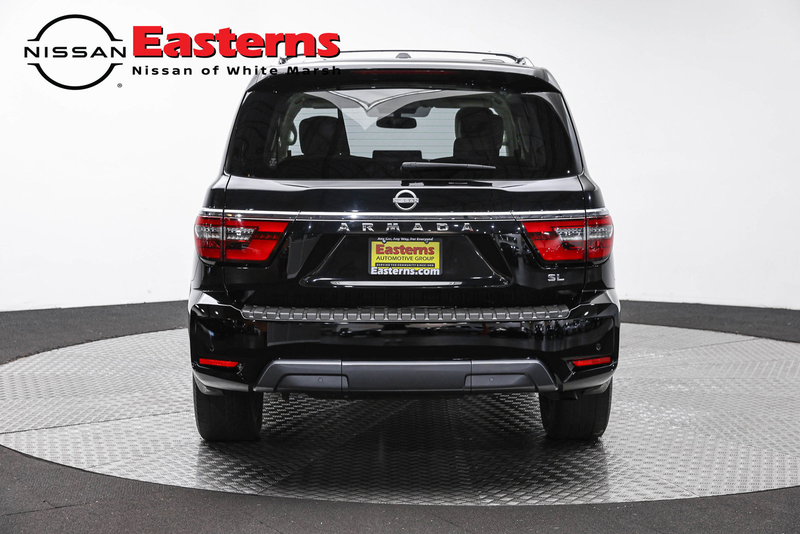 Used 2023 Nissan Armada SL w/ Captain's Chairs Package AWD/4WD image 6