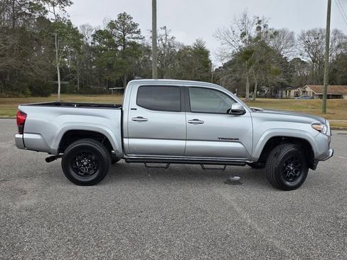 Certified 2022 Toyota Tacoma SR5 image 31