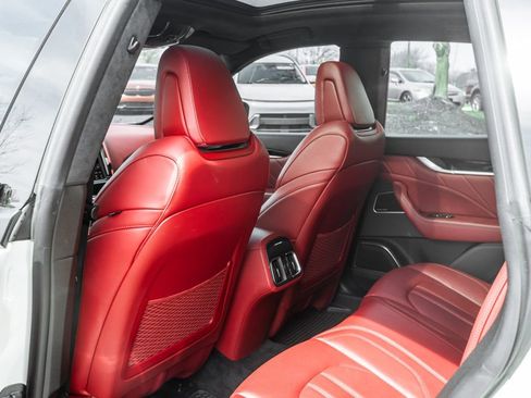 Used 2022 Maserati Levante GT image 33
